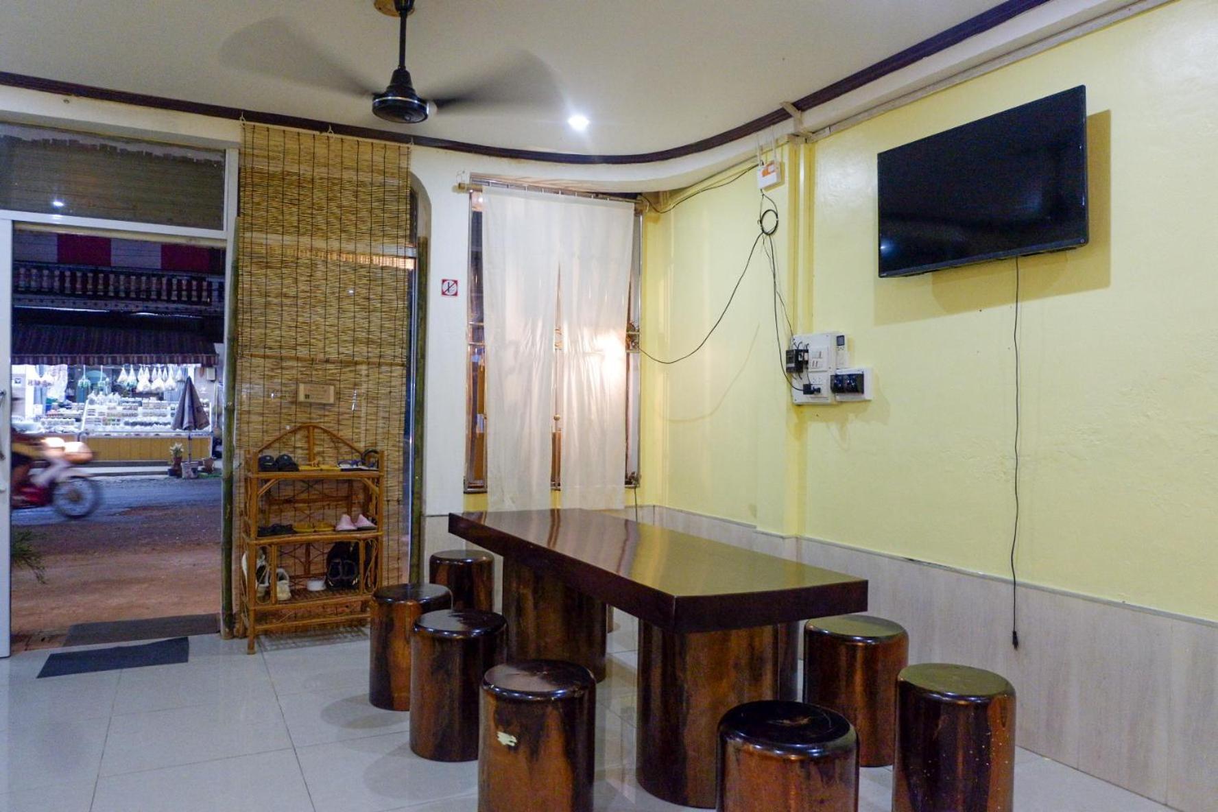 Non Pakse Hostel & Coffee House ภายนอก รูปภาพ
