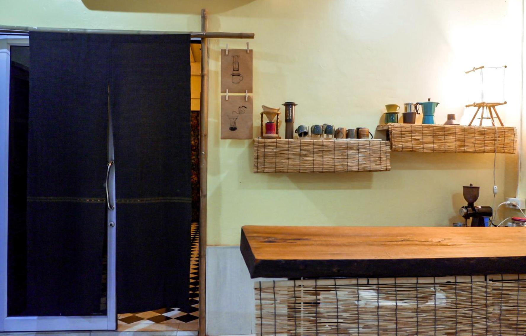 Non Pakse Hostel & Coffee House ภายนอก รูปภาพ