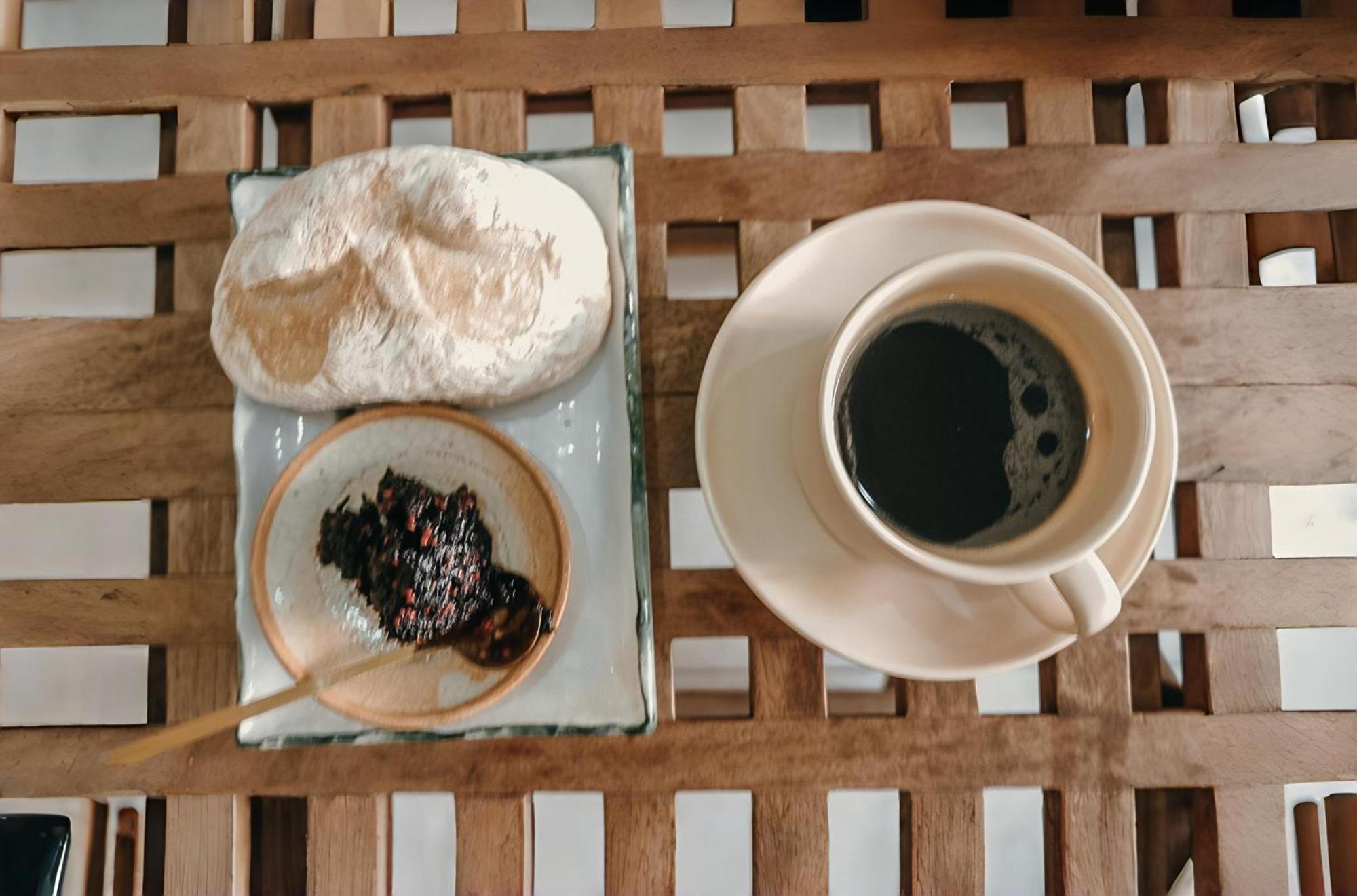 Non Pakse Hostel & Coffee House ภายนอก รูปภาพ