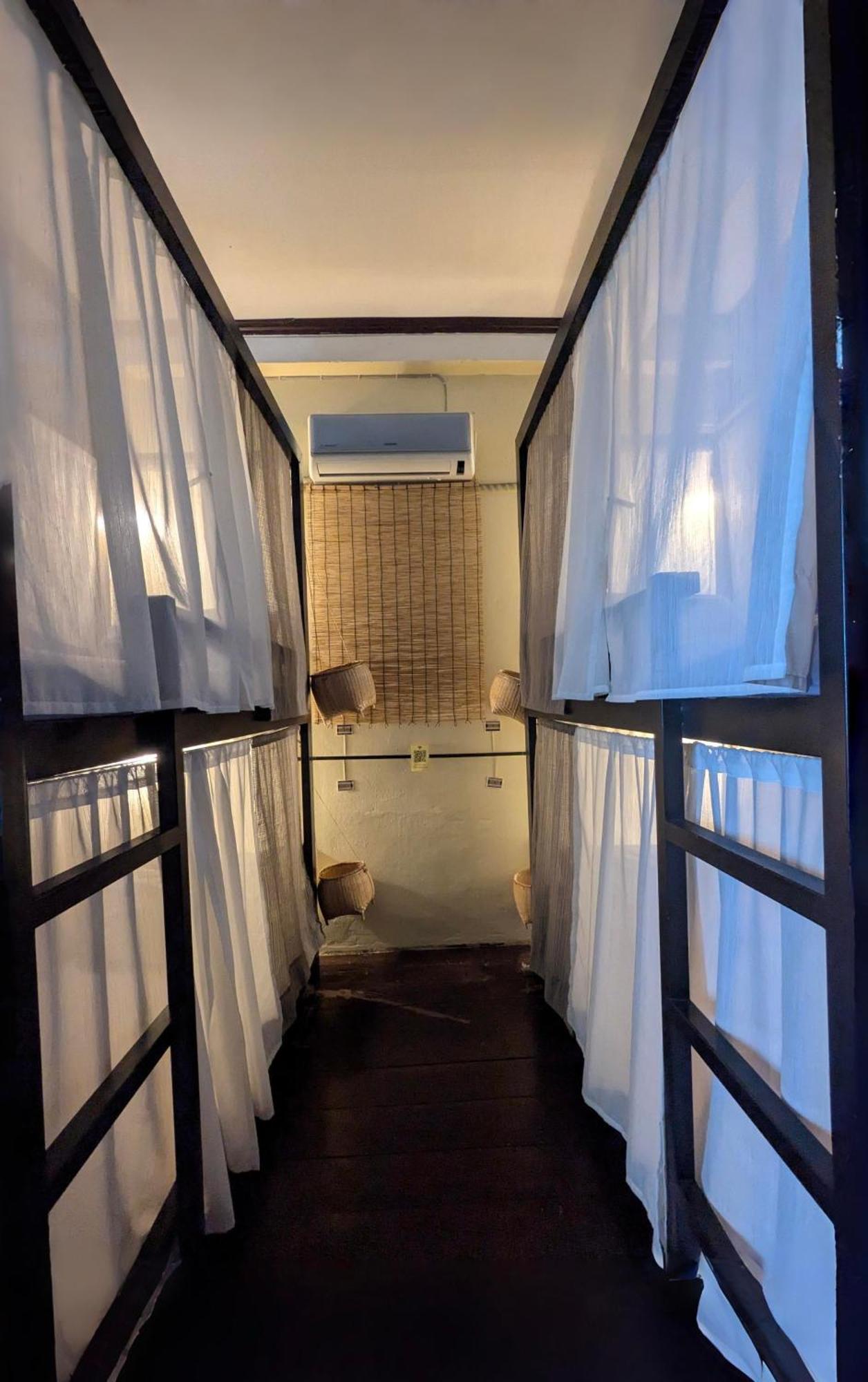Non Pakse Hostel & Coffee House ภายนอก รูปภาพ